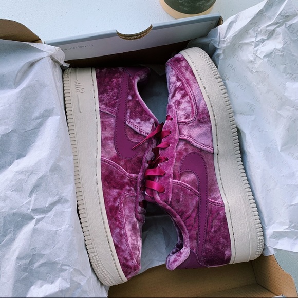 NIKE AIR FORCE 1  - NIB - Picture 2 of 8